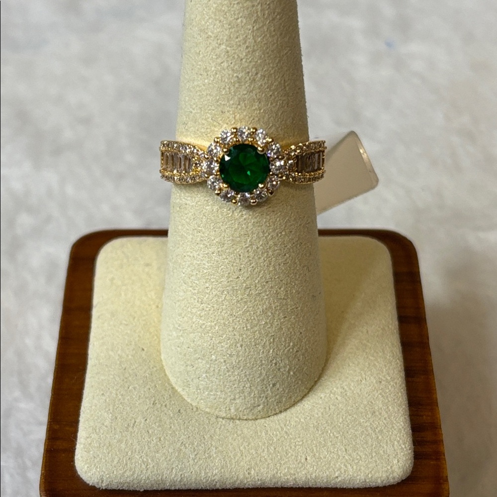 AAA CZ Round Baguette Ring 18k Yellow Gold Filled - Picture 3 of 4